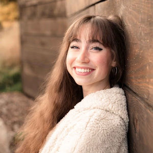 Meet your Posher, Ella